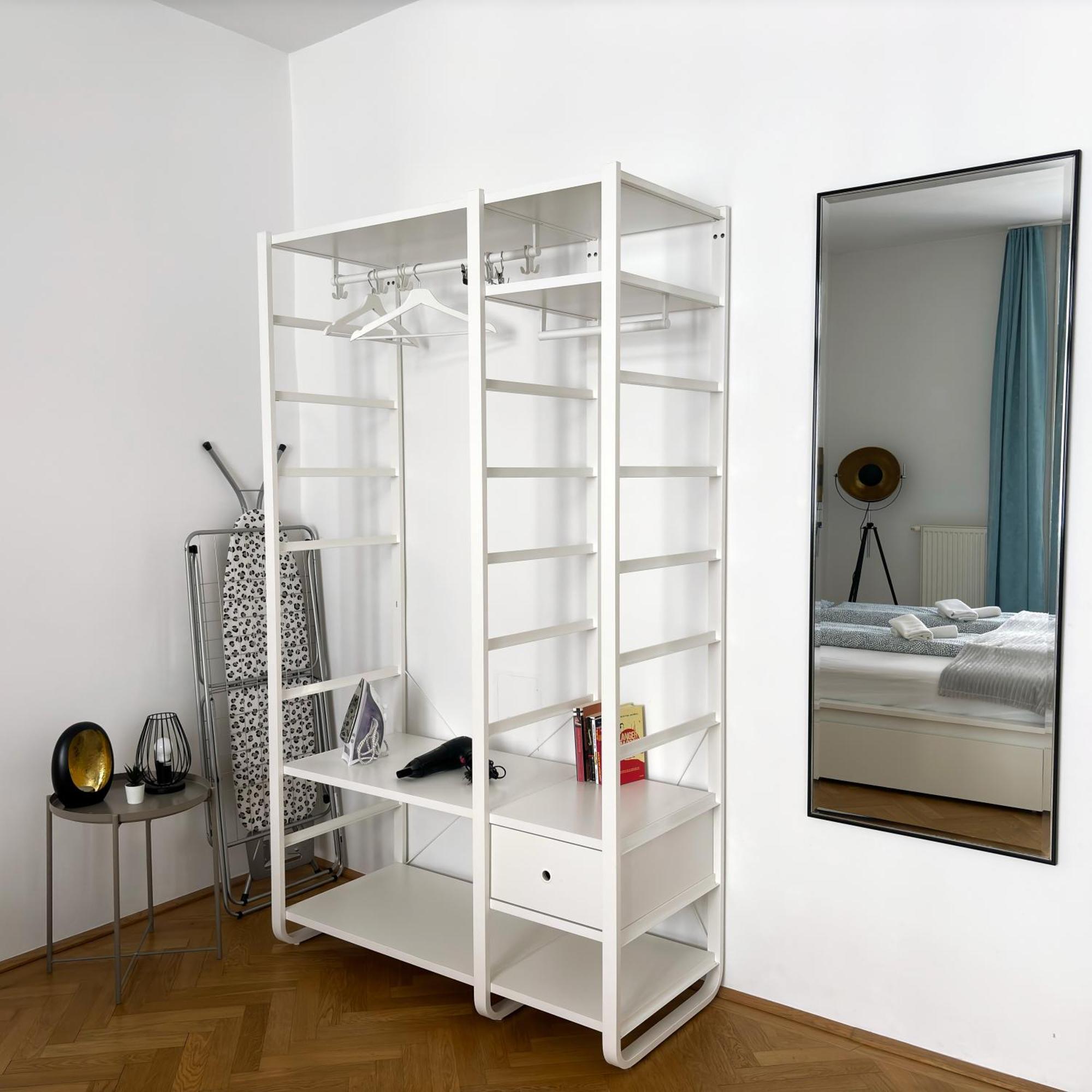 Central Mariahilfer Apartment 5 Min To The Schoenbrunn Palace And City Shopping Center Vídeň Exteriér fotografie
